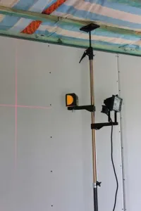 Suport universal pentru laser și lampă